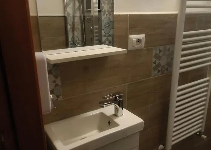 Silvia Butterfly Flat * Genova