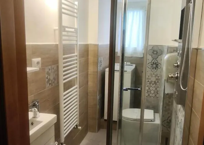 Silvia Butterfly Flat * Genova