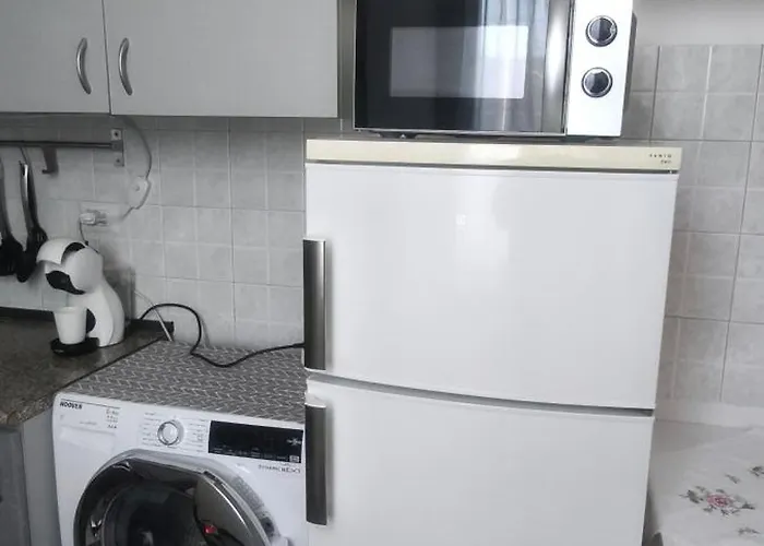 Silvia Butterfly Flat