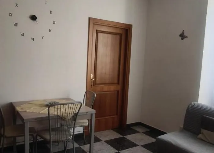 Silvia Butterfly Flat * Genua